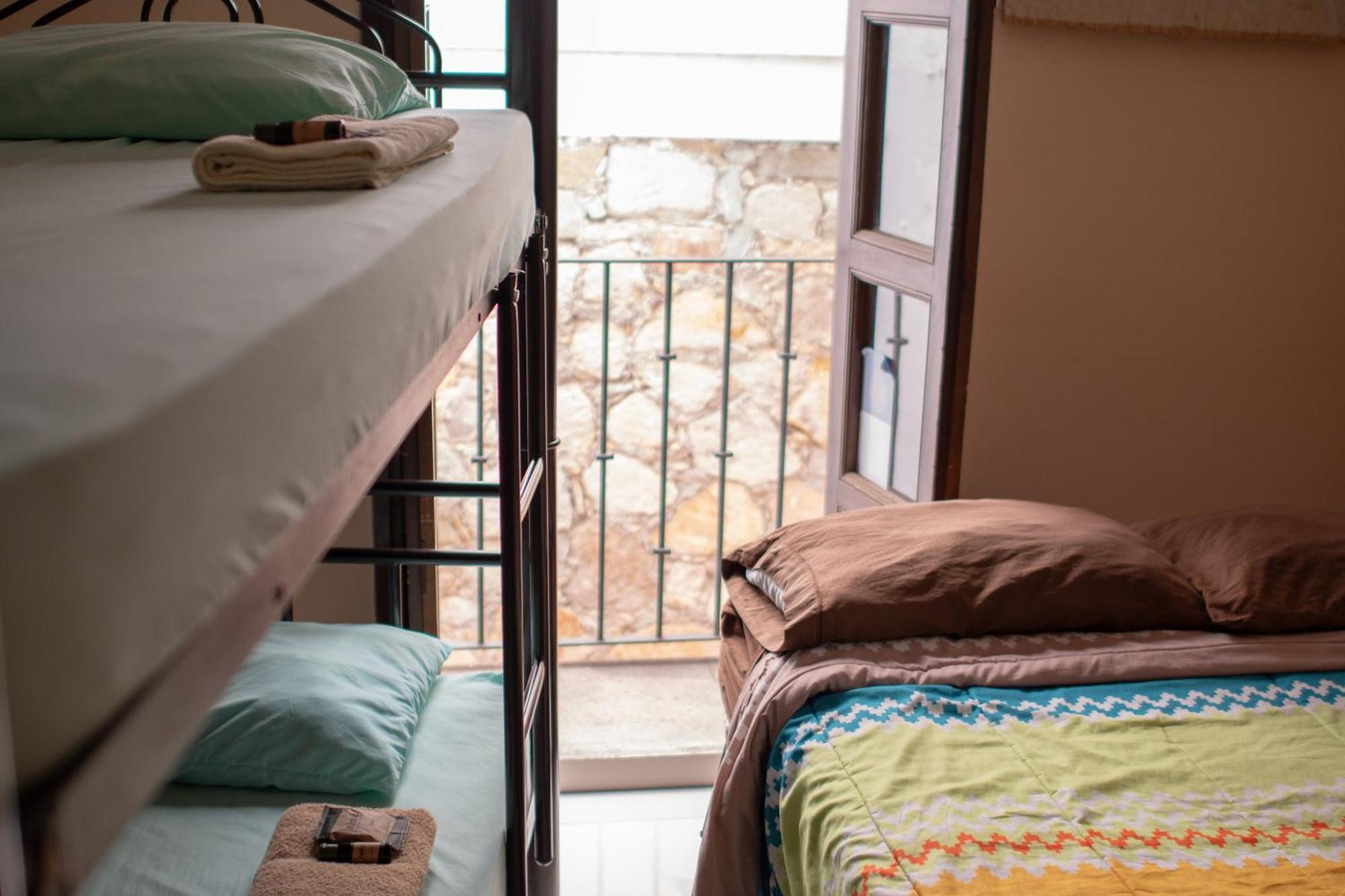 Hostal Hostal&bar Encounter *