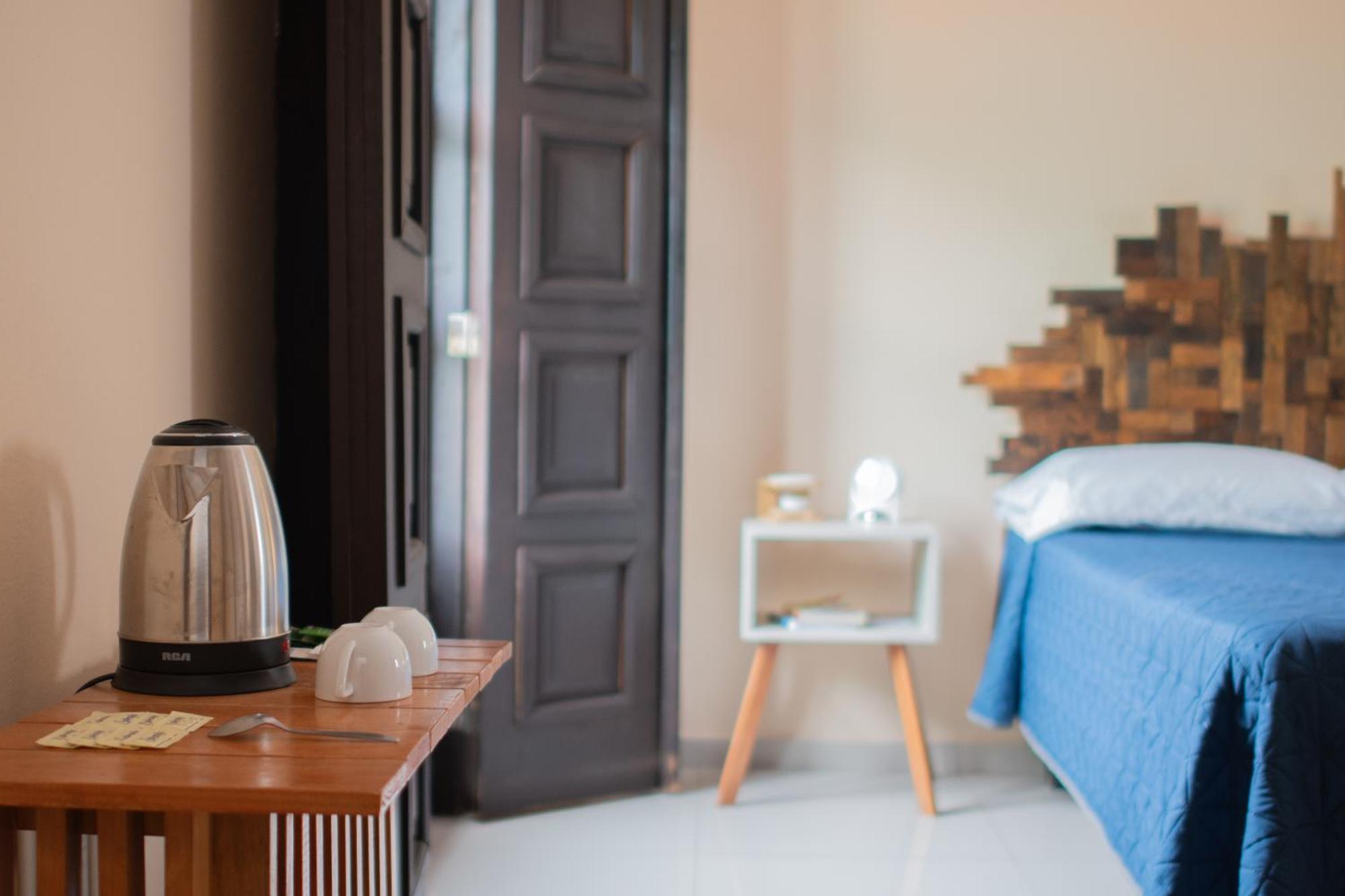 Hostal&bar Encounter Hostal *